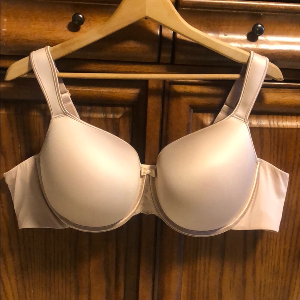 NWOT Microfiber lightly lined full coverage bra